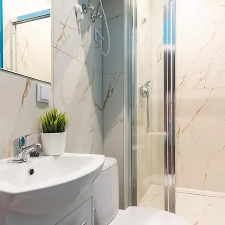 Centrum 5a Prochnika 21 * Λοτζ