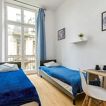 Centrum 5a Prochnika 21 *