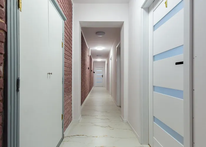 Centrum 5a Prochnika 21 Hotell *