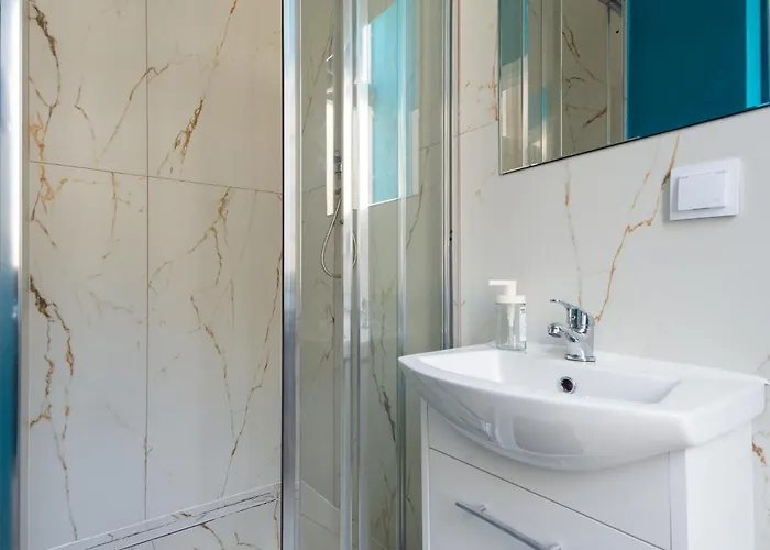 Hotell Centrum 5a Prochnika 21 *