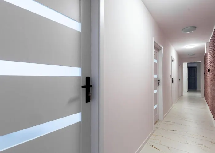 Hotell Centrum 5a Prochnika 21